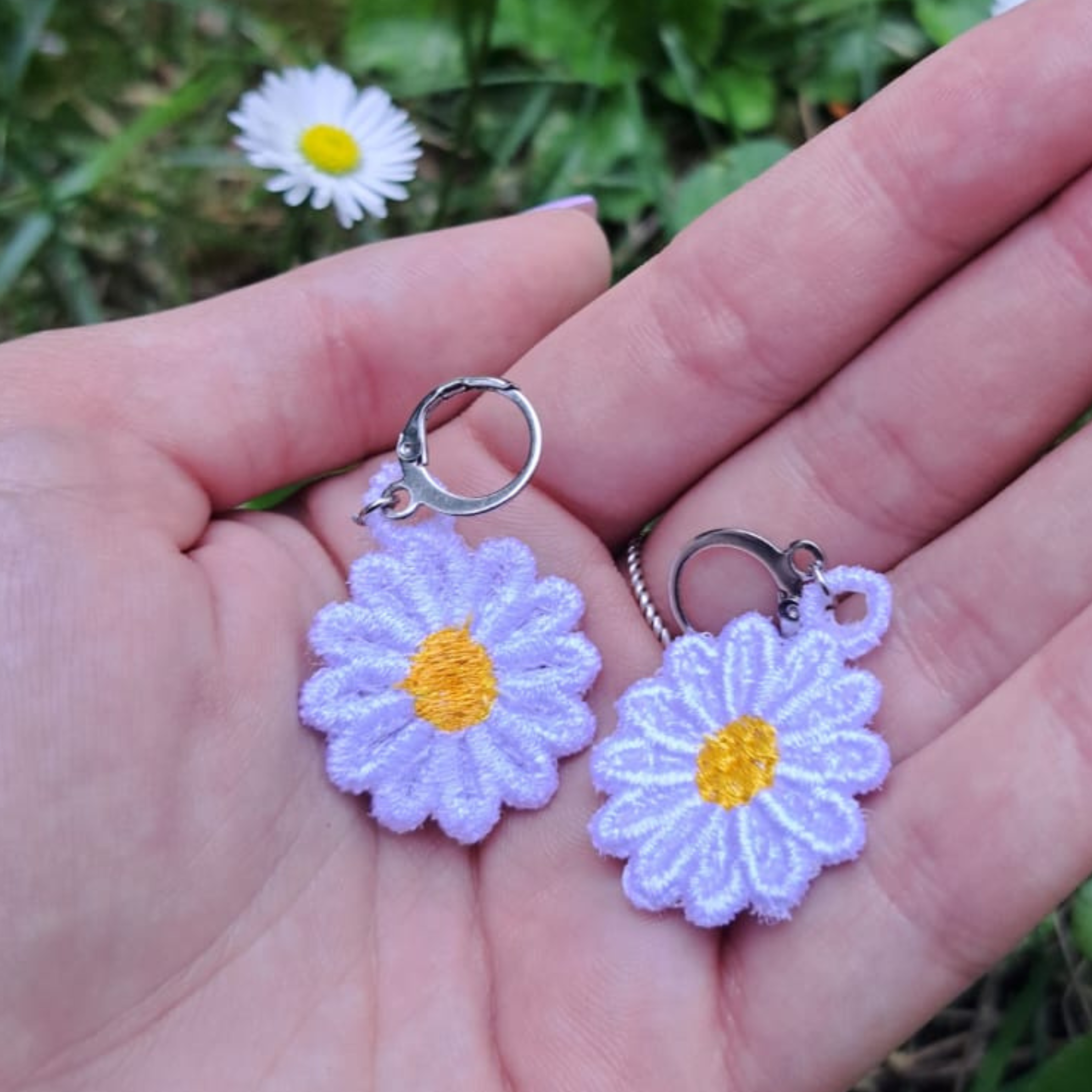 Cercei diverse modele și culori