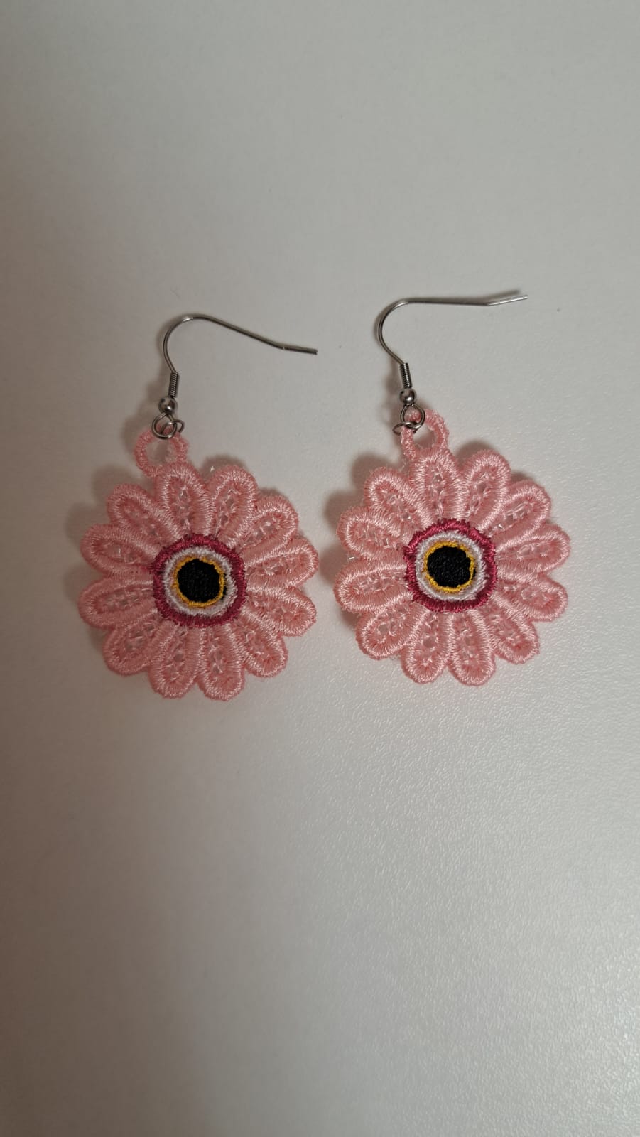 Cercei diverse modele și culori